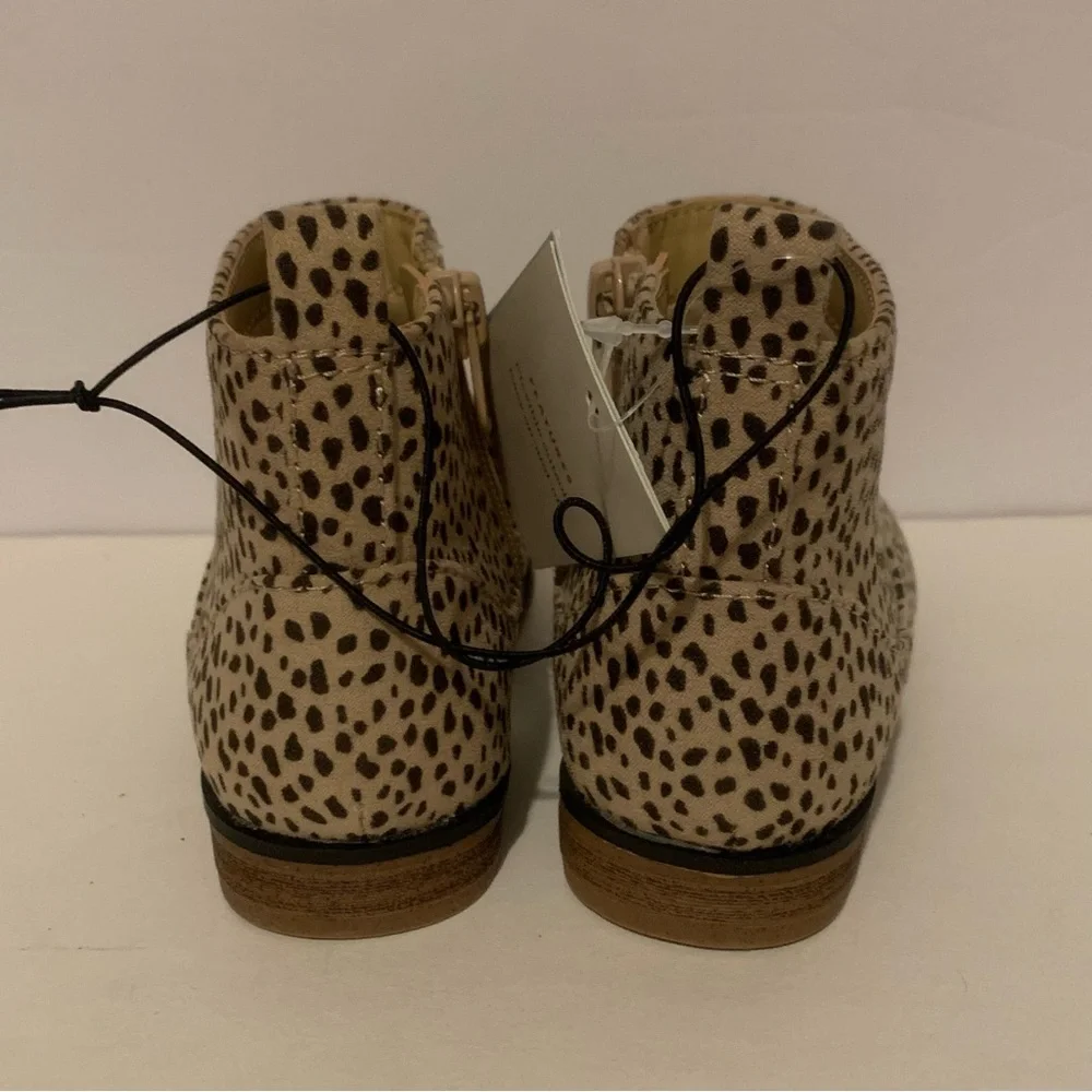 NWT. Cat & Jack Toddler Girl Ankle Zipper Booties